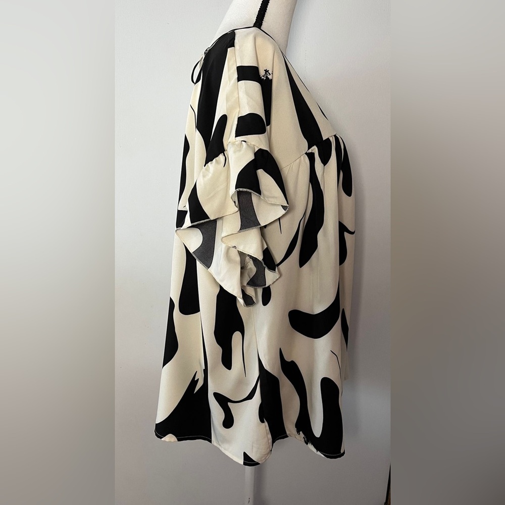 Shein Curve Plus Size Printed Top Blouse Ivory Bl… - image 3